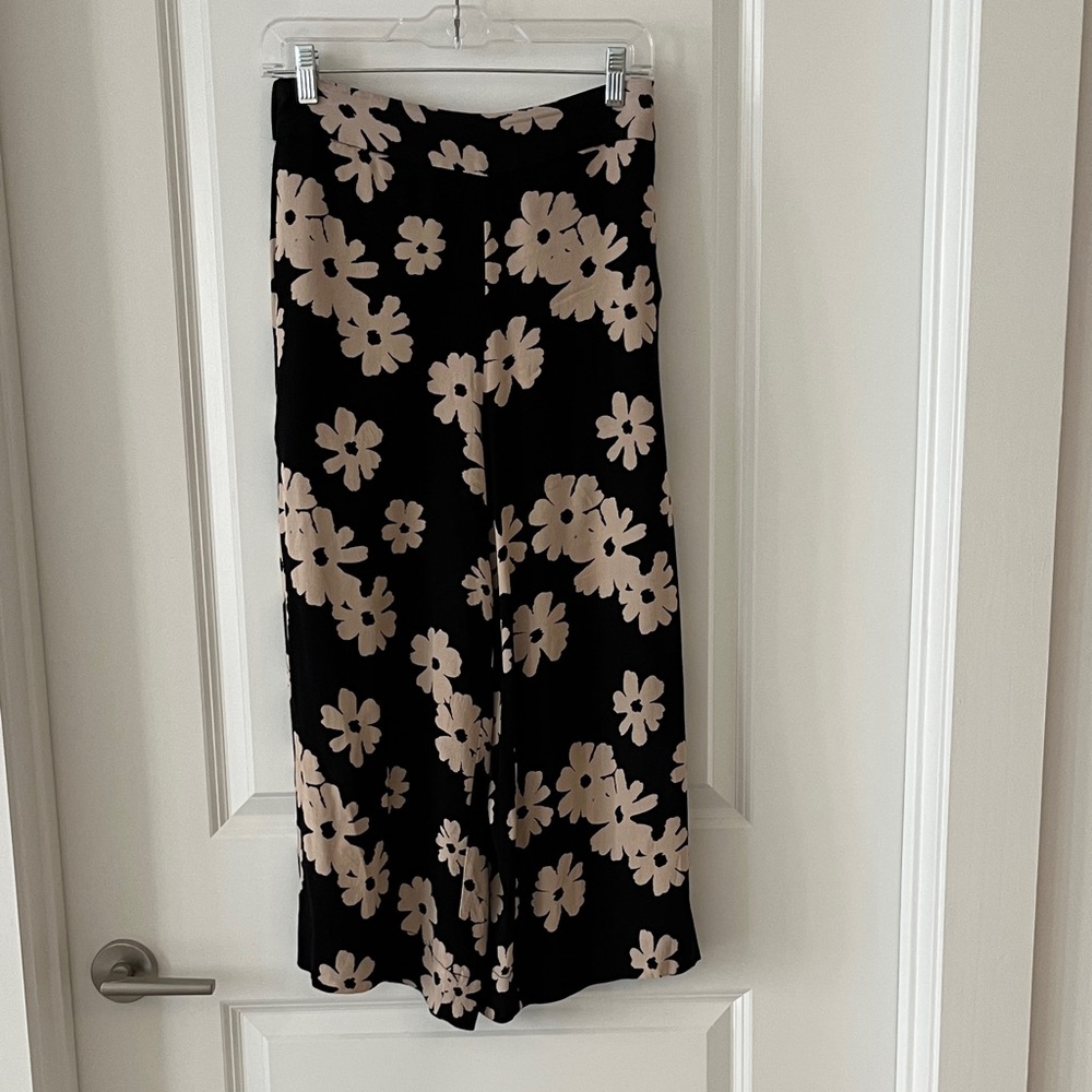Madewell flowy black and flower pant